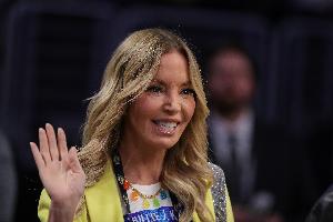 管理人位置不保?NBA规定代理老板需要至少持股15% 珍妮不到3%